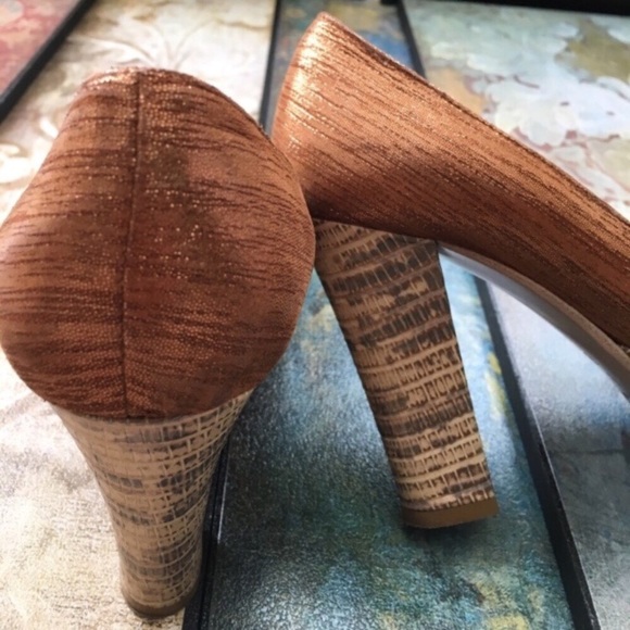 Cynthia Vincent Size 9 Mame Pump Heels (org. $348) - Picture 3 of 7